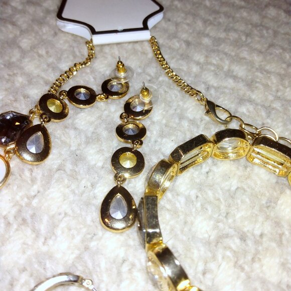 Jewelry Lot Gold-Tone Layered Necklaces Maximalist Statement Earrings+ Bundle - Picture 5 of 11